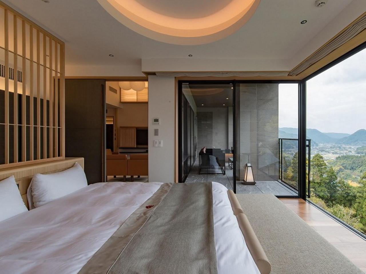 Okuhita Onsen Umehibiki 5* Hita