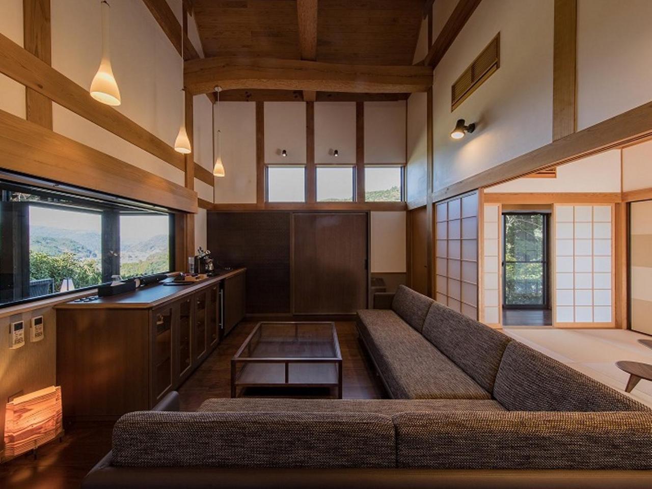 Okuhita Onsen Umehibiki 5* Hita